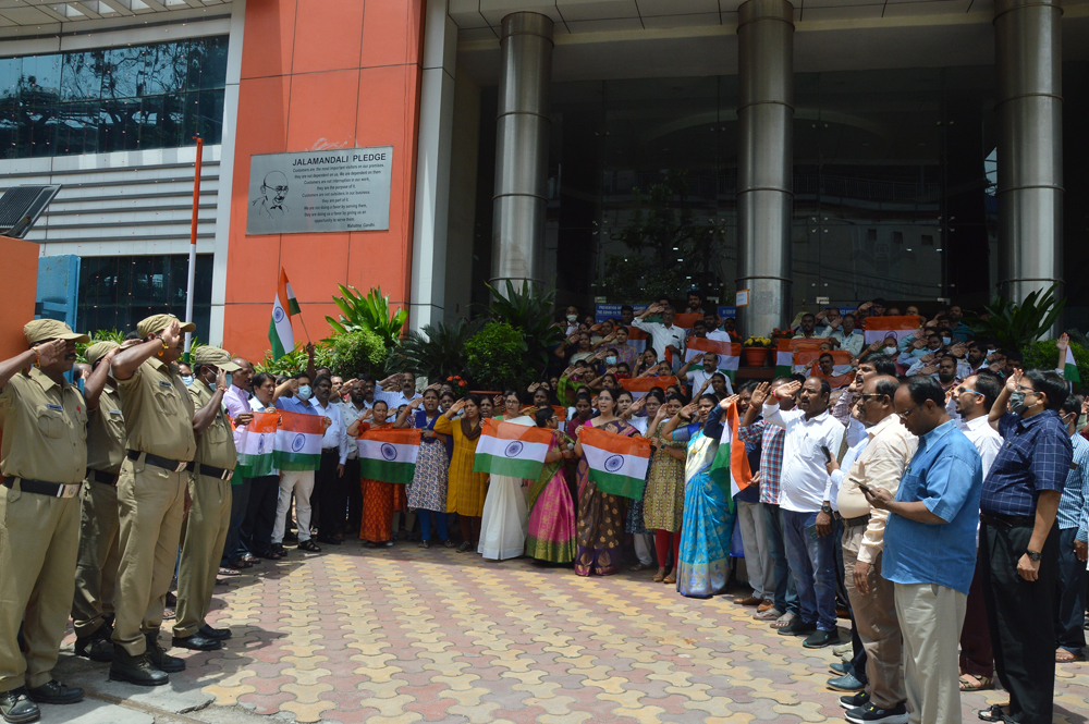 COLLECTIVE SINGING OF NATIONAL ANTHEM AT HMWSSB BOARD OFFICE ON 16.08.2022